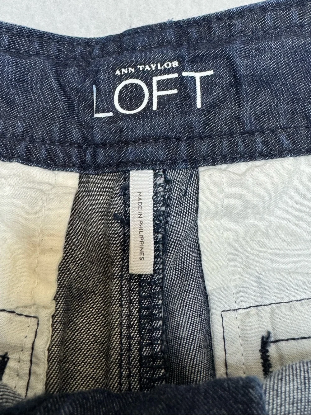 Ann Taylor LOFT Navy Drawstring Utility Jean Shorts Size 0